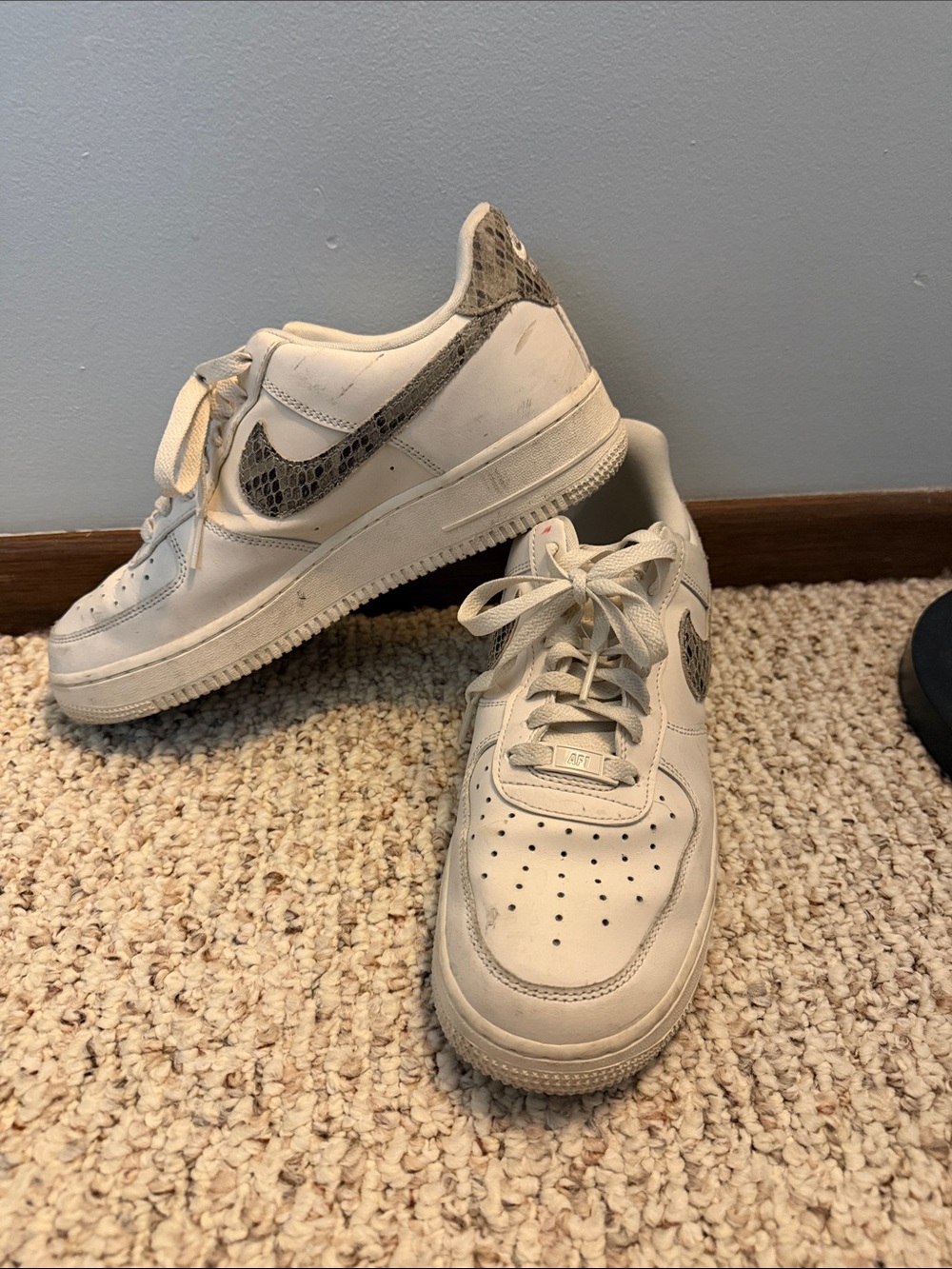 Nike White Low-Top Sneakers with Snake-Print Swoosh